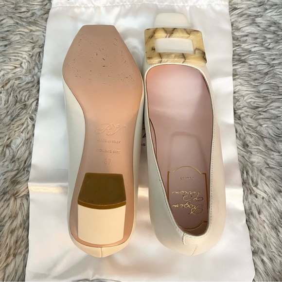 SOLD‼️Roger Vivier Buckle Pumps - Picture 8 of 9